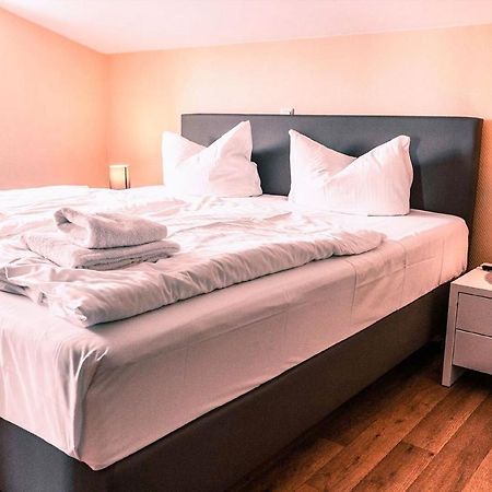 Mit Meerblick Und Balkon, Gratis Nutzung Vom Ahoi Erlebnisbad Und Sauna In Sellin - Meeresblick Fewo 29 غورين المظهر الخارجي الصورة