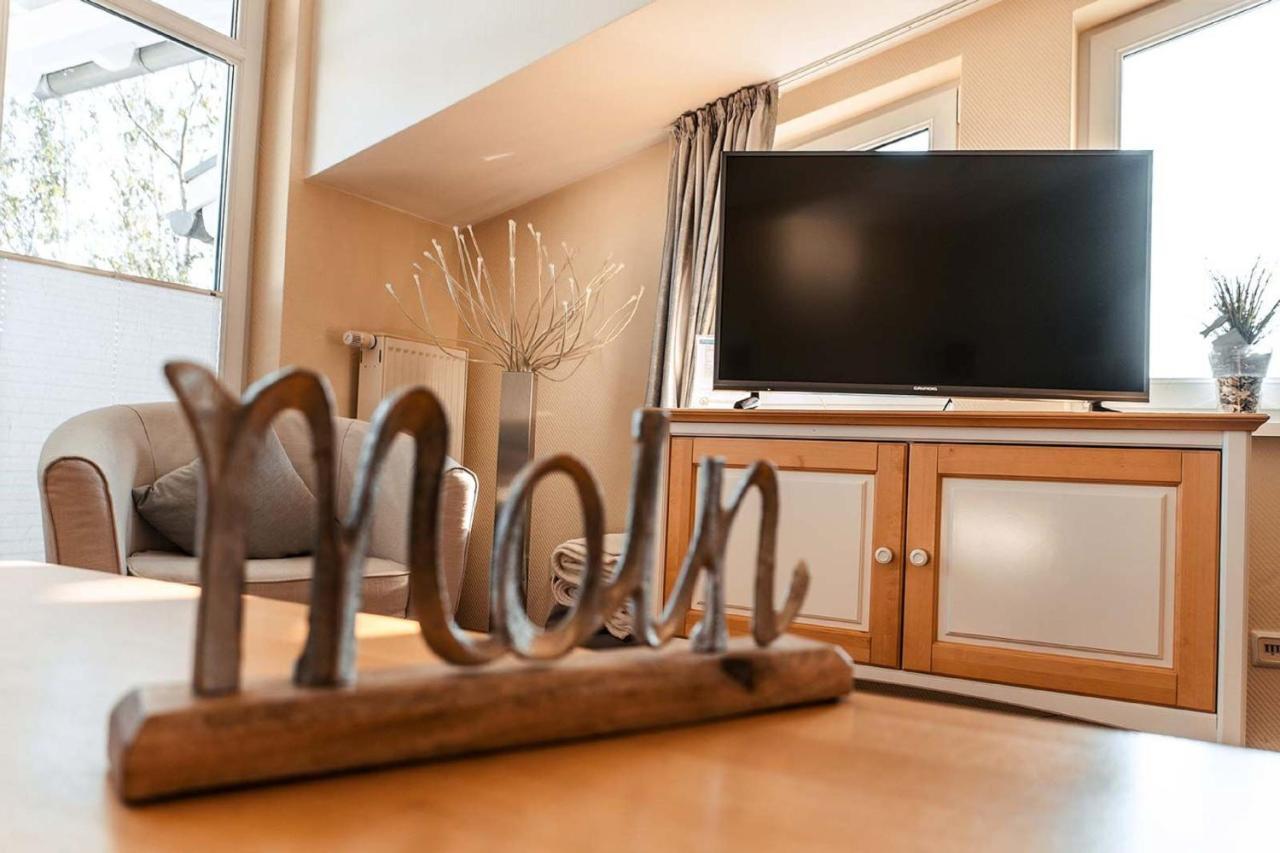 Mit Meerblick Und Balkon, Gratis Nutzung Vom Ahoi Erlebnisbad Und Sauna In Sellin - Meeresblick Fewo 29 غورين المظهر الخارجي الصورة