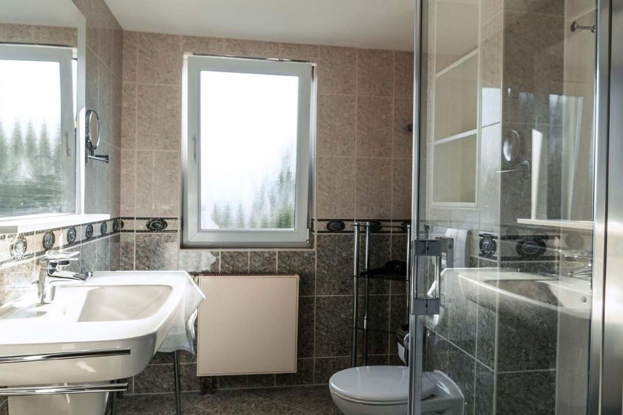 Mit Meerblick Und Balkon, Gratis Nutzung Vom Ahoi Erlebnisbad Und Sauna In Sellin - Meeresblick Fewo 29 غورين المظهر الخارجي الصورة